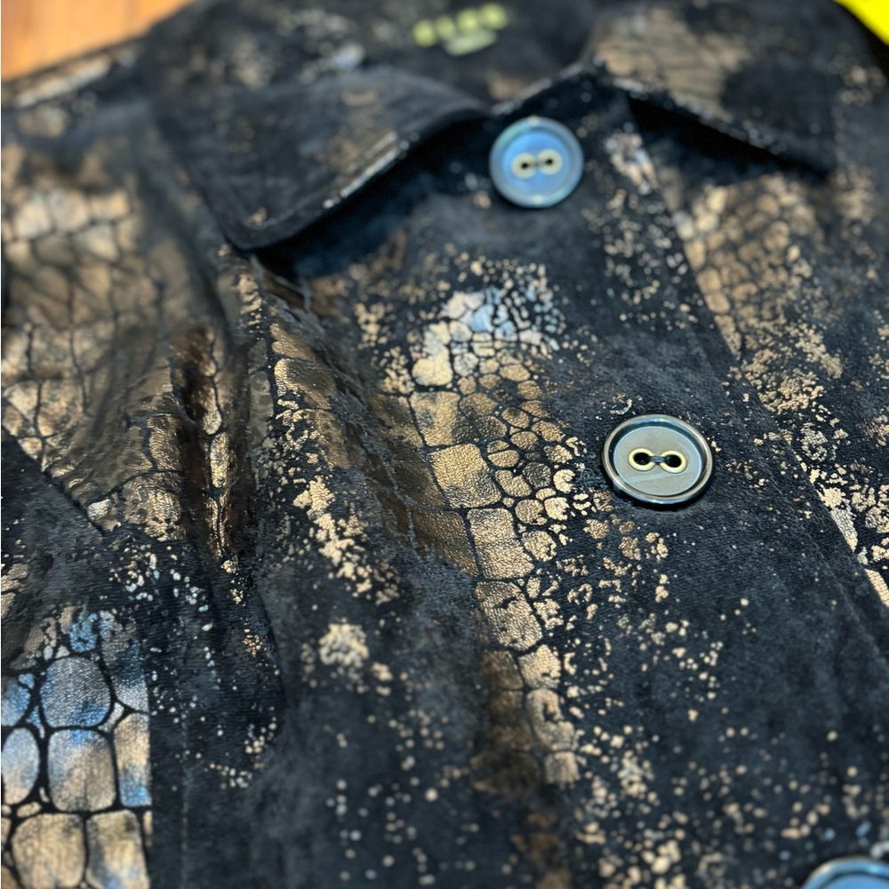 ELCC Black Snakeskin Textured Button Jacket – Size L - Picture 10 of 13